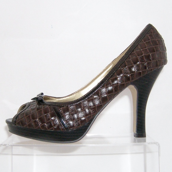 Madden Girl 'Lowla' brown weave bow platforms 8.5 - Picture 8 of 8